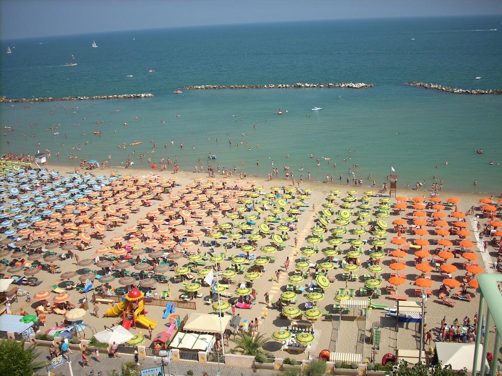 Hotel Gloria Gabicce Mare Esterno foto