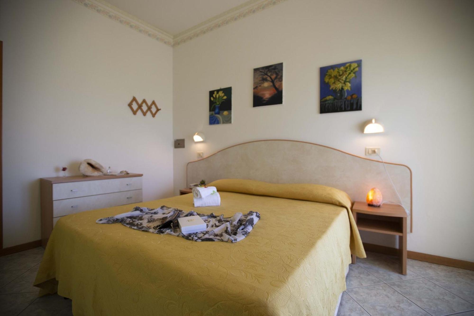 Hotel Gloria Gabicce Mare Esterno foto