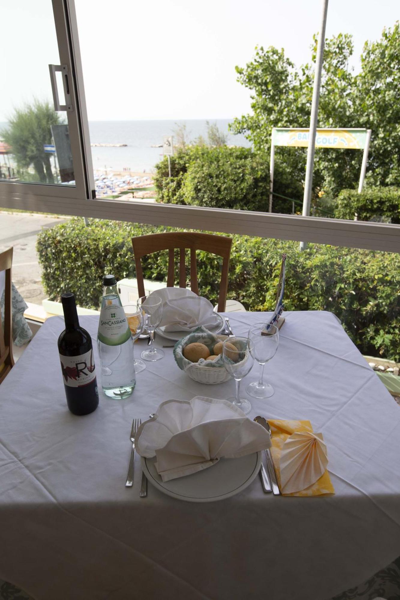 Hotel Gloria Gabicce Mare Esterno foto