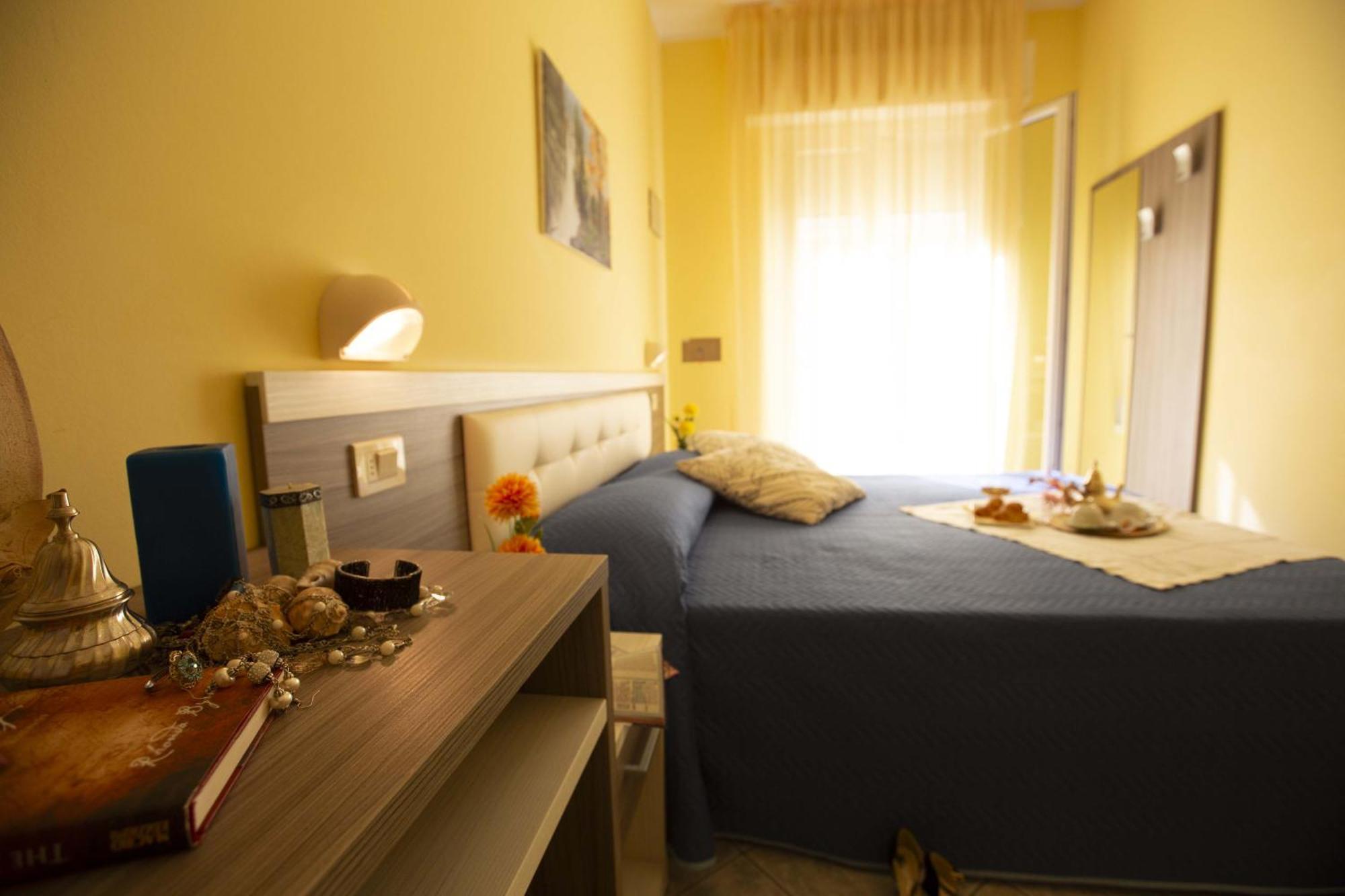 Hotel Gloria Gabicce Mare Esterno foto
