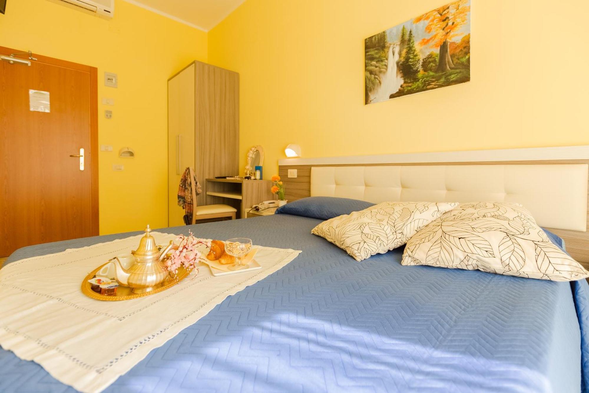 Hotel Gloria Gabicce Mare Esterno foto