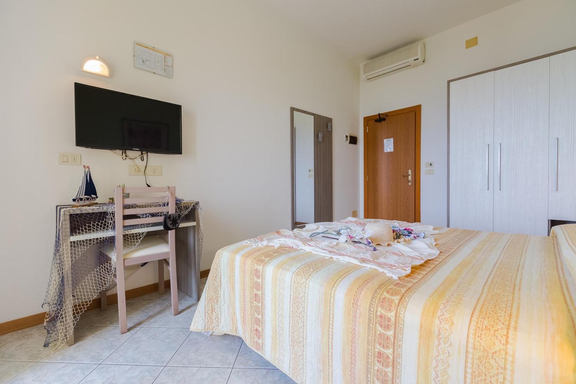Hotel Gloria Gabicce Mare Esterno foto