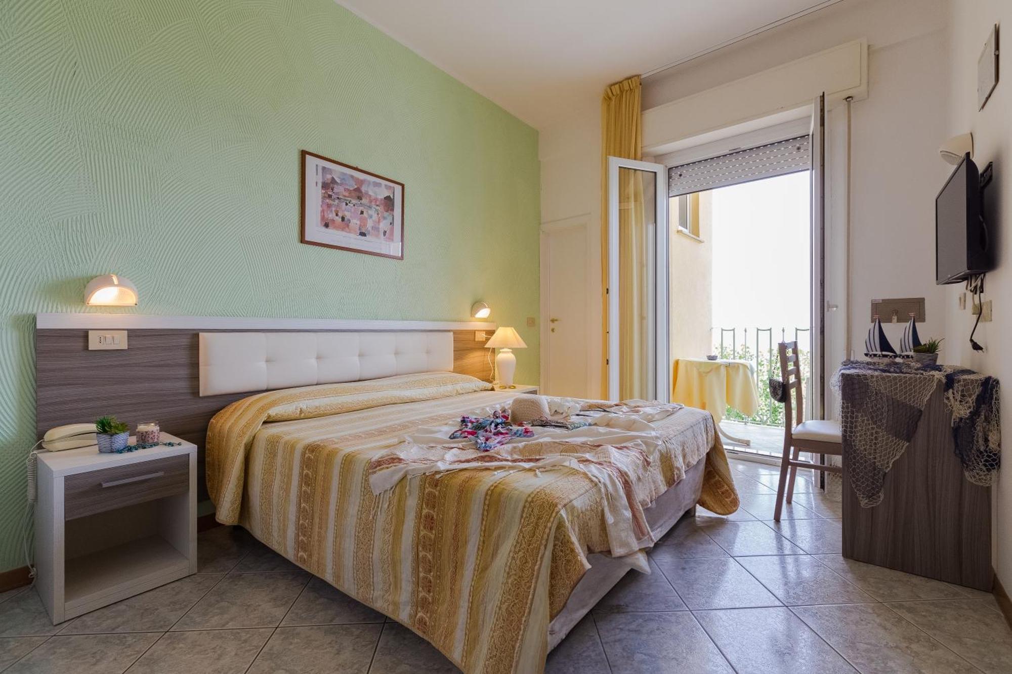 Hotel Gloria Gabicce Mare Esterno foto